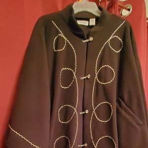Women's LeMode Black/White Cape